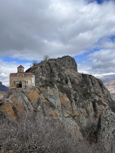 Хочется поблагодарить нашего гида Тамару за прекрасно организованное путешествие, высокий профессионализм и стремление сделать отдых туристов