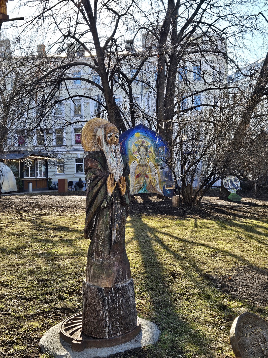 Решили весной сходить на экскурсию про любовь. В Москве живём всю жизнь, но не знали практически
