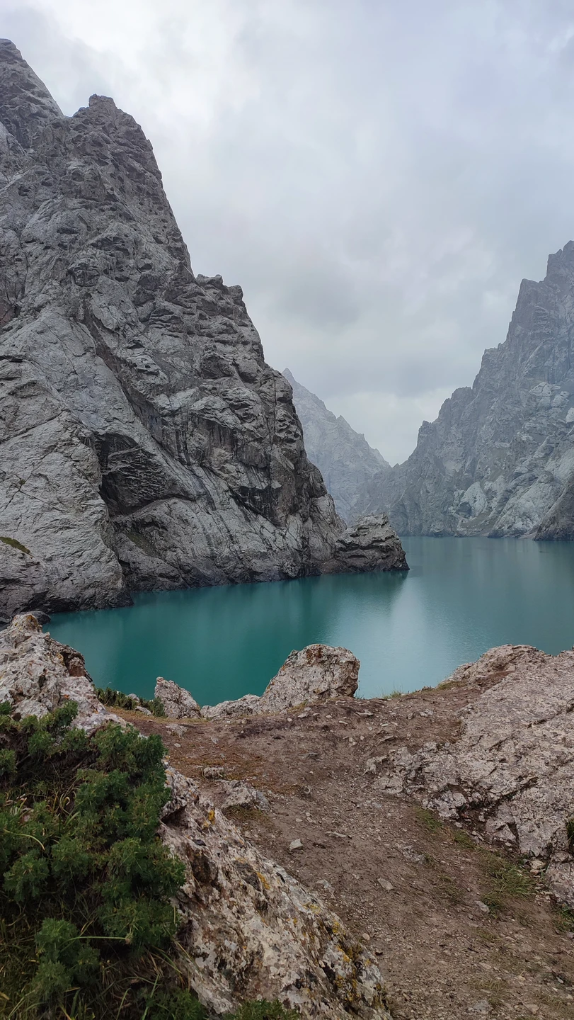 Фантастическая поездка, природа невероятной красоты, однозначно стоит ночи в дороге. Ранним утром мы приехали в юрточный