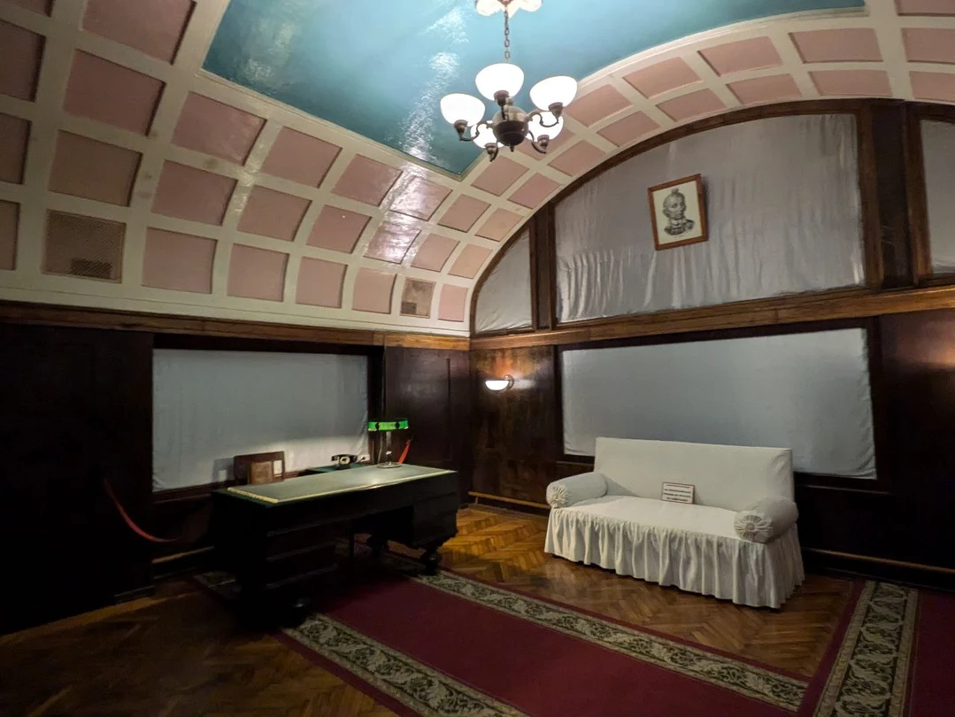 Были на экскурсии "Военный Куйбышев и бункер Сталина" с гидом Александром. Очень впечатлены. Во-первых тем, как