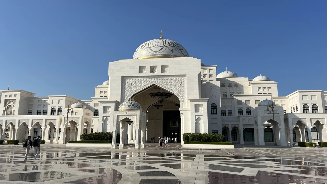 Экскурсия из Дубая в Абу-Даби в мини-группе (AP)