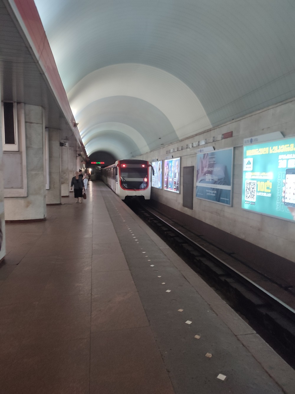 Фото Метро Тбилиси: ищем Грузию в типовом советском метро