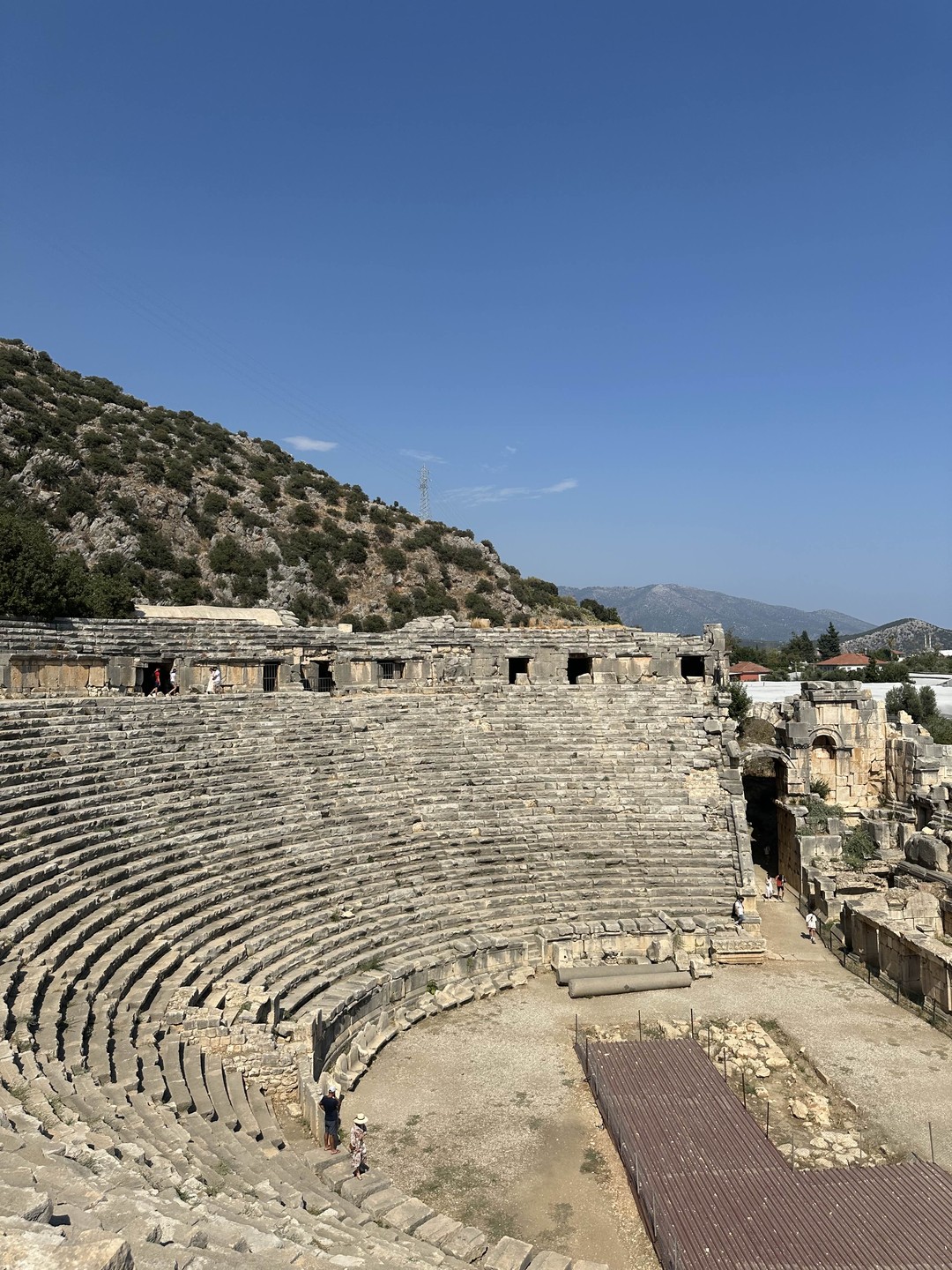 Лиана умница! Очень хороший гид, интересно рассказывает, много познавательной информации, необычных фактов. Экскурсия прошла на одном