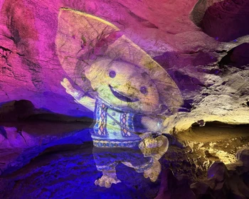 Озеро Баофэн, пещера Жёлтого дракона, стеклянный мост