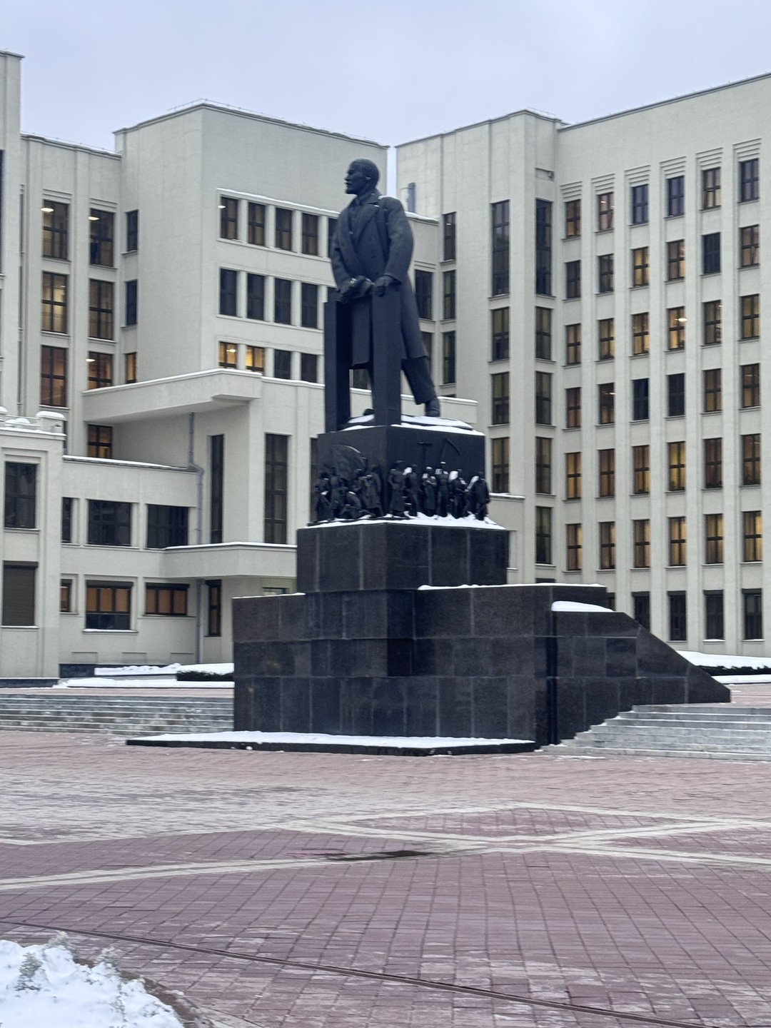 Были на обзорной экскурсии 8 января. Экскурсовод Валерия. Какая активная, интересная, заинтересованная и умная девушка. Все