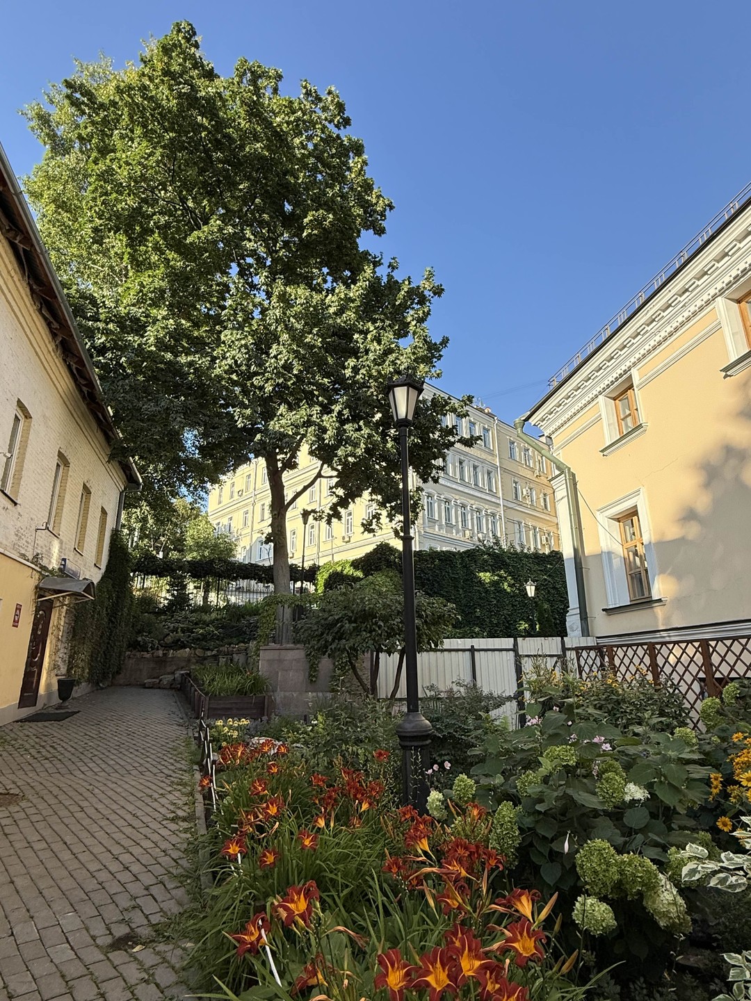 Москва непарадная, приветливая, милая. Индивидуальная экскурсия (Эвелина)