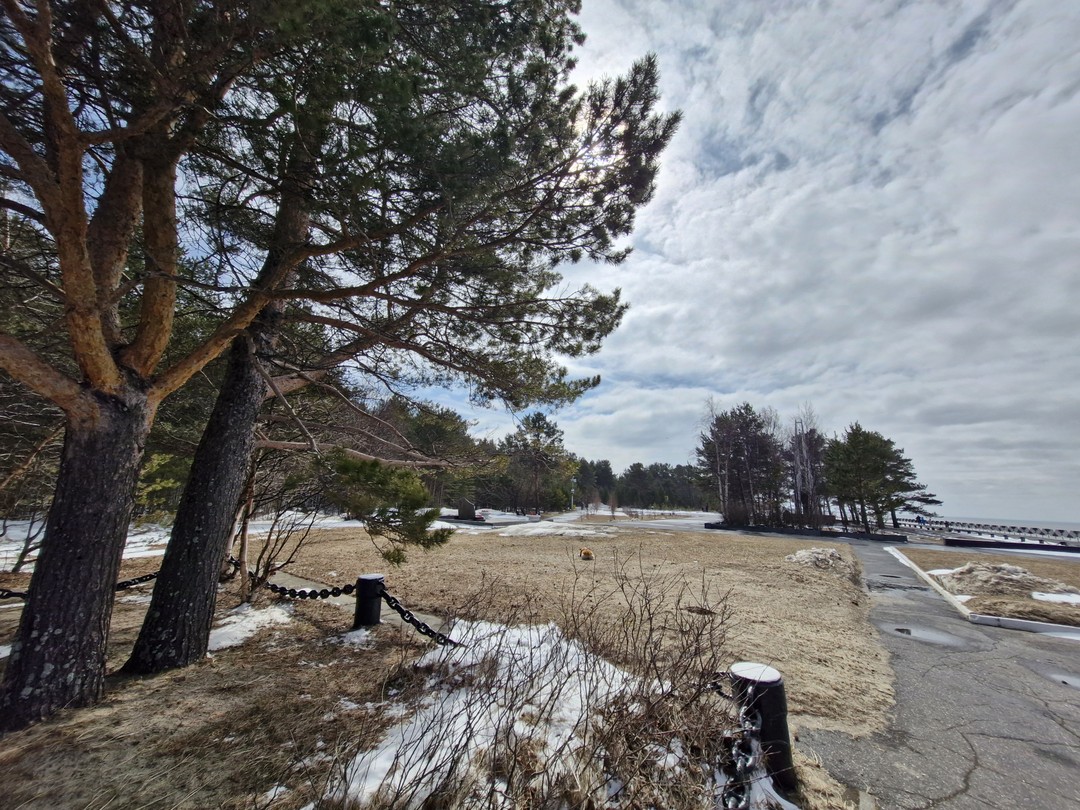 По приезду в Архангельск выяснилось, что весна внесла коррективы в наши планы - река сильно разлилась