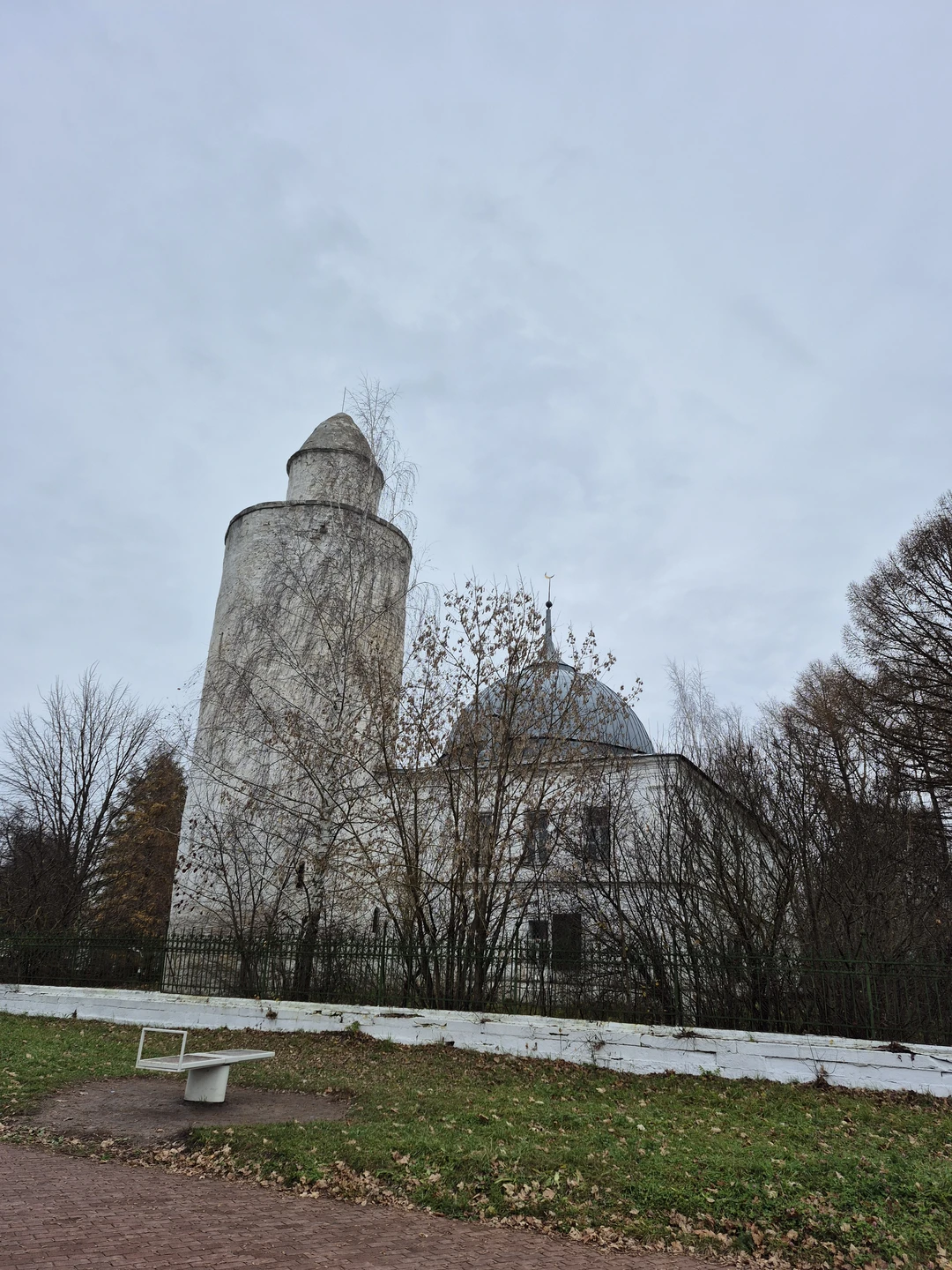 Потрясающая экскурсия! Елена влюблена в свой город, умеет увлекательно рассказать и показать малозаметные тонкости исторических мест