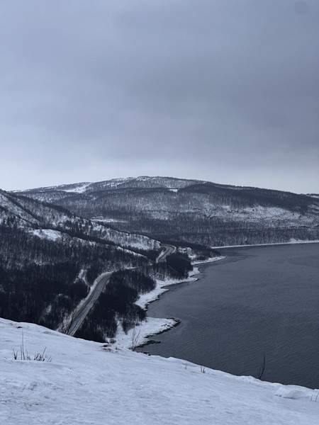 Благодарим Анатолия за чудосно организованную поездку! Получили массу приятных впечатлений, снегоступы вернули ощущения детства и подарили