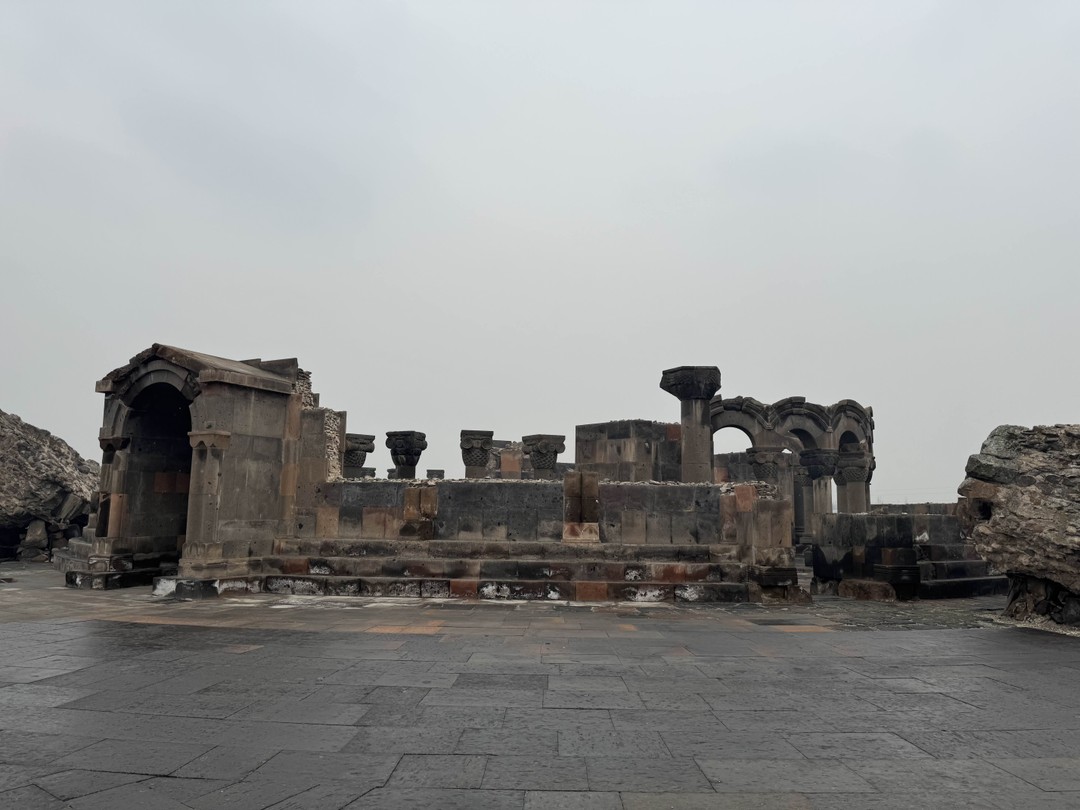 Трансфер из аэропорта в Ереван (или наоборот) с заездом в Эчмиадзин (Александр)