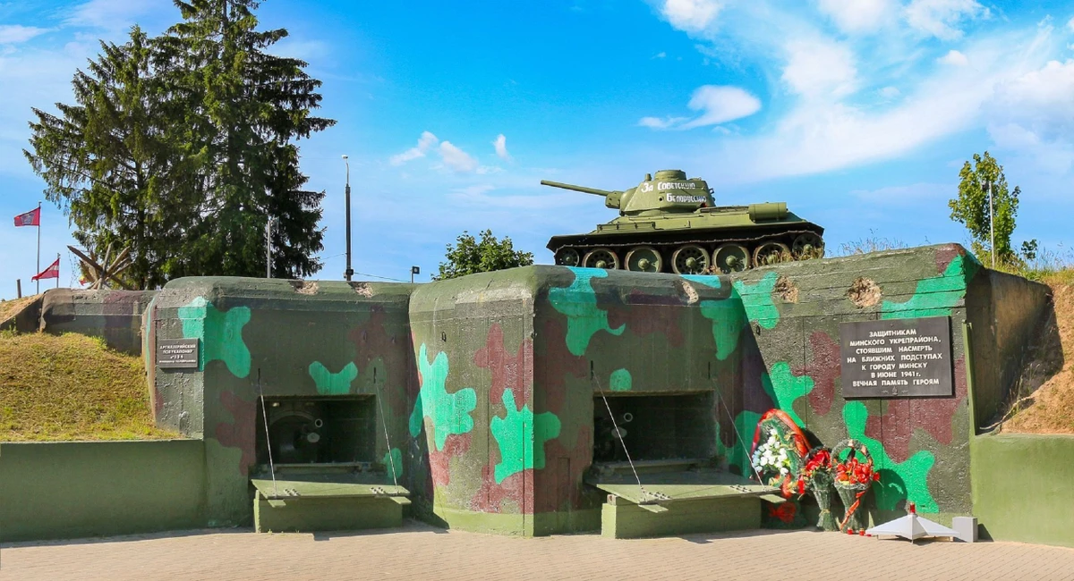 Линия Сталина: ДОТы, траншеи, танки