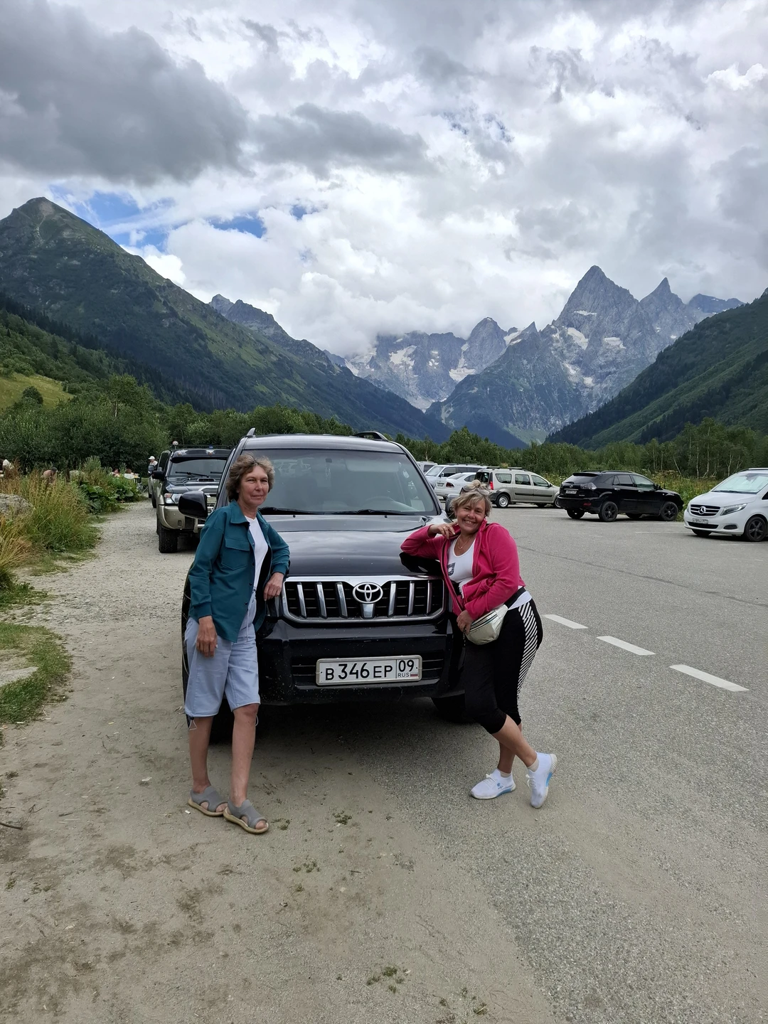 Путешествовали с сестрой, с Шарифом 10 августа 2025 г по программе" Горная сказка Домбая".