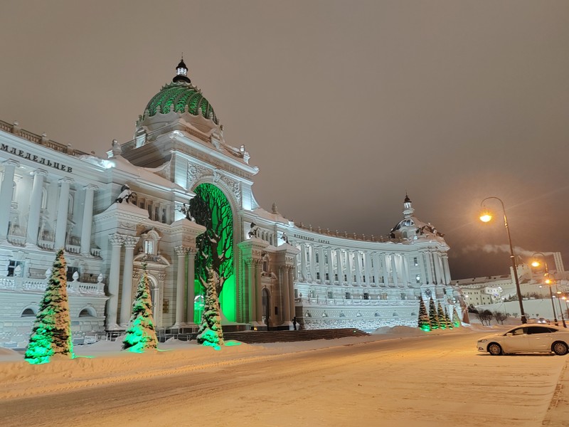 Прекрасное и теплое погружение в историю города. Гид становится вам почти как мамочка: и сфотографирует, и
