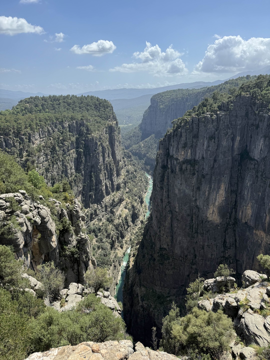 Второй раз ездила на данную экскурсию, второй раз получила кайф. Гида обещано не было, но с