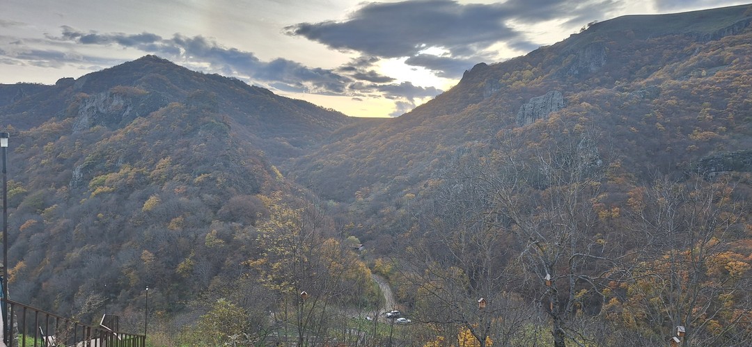 Были с семьей на экскурсии 27 октября! Полный восторг! С нами был Фарух! Очень интересно рассказывал,путешествие