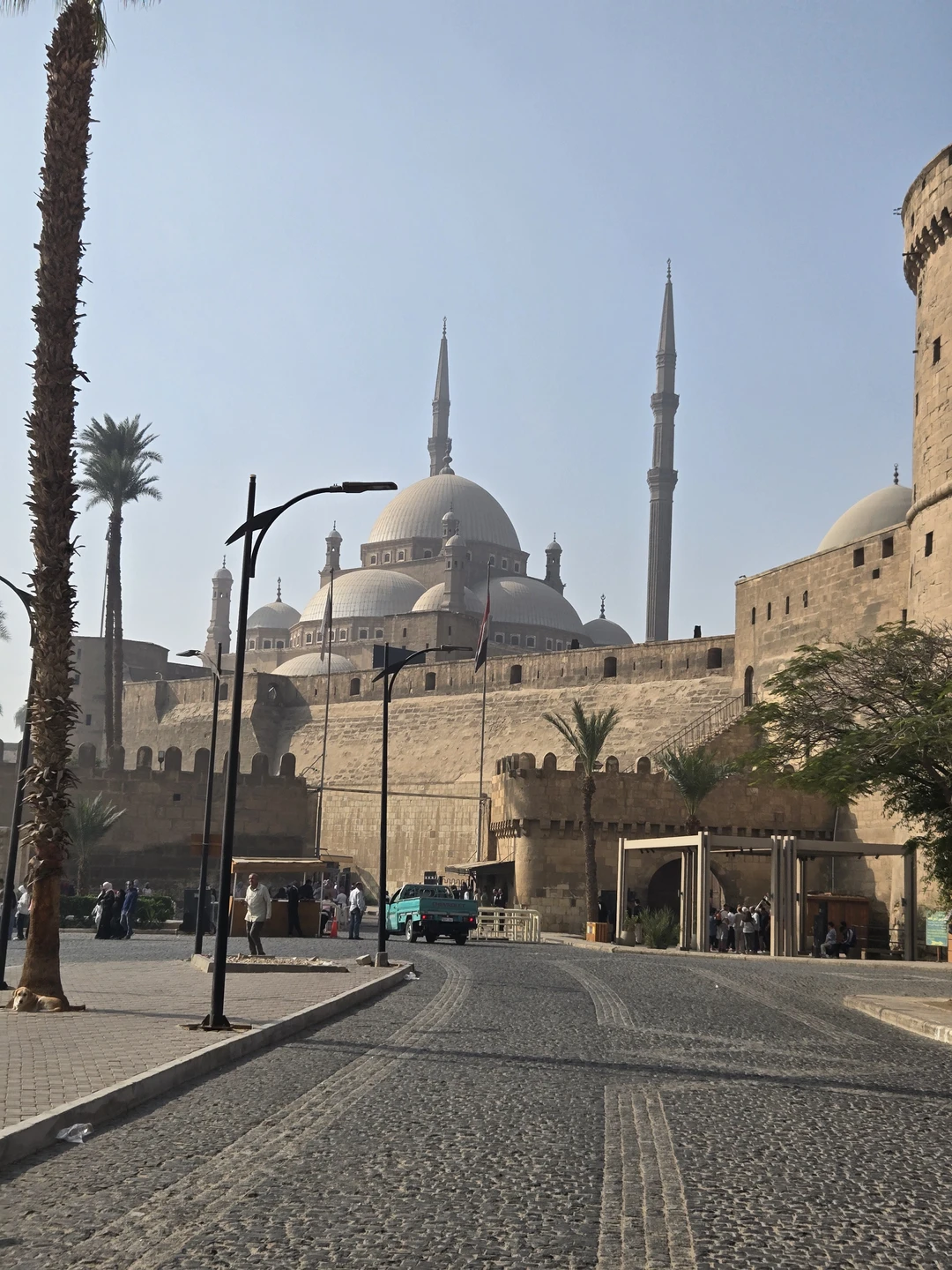 Нам очень понравилась экскурсия. Гид Махир, очень классныйи и потрясающий. С ним вся экскурсия пролетела очень