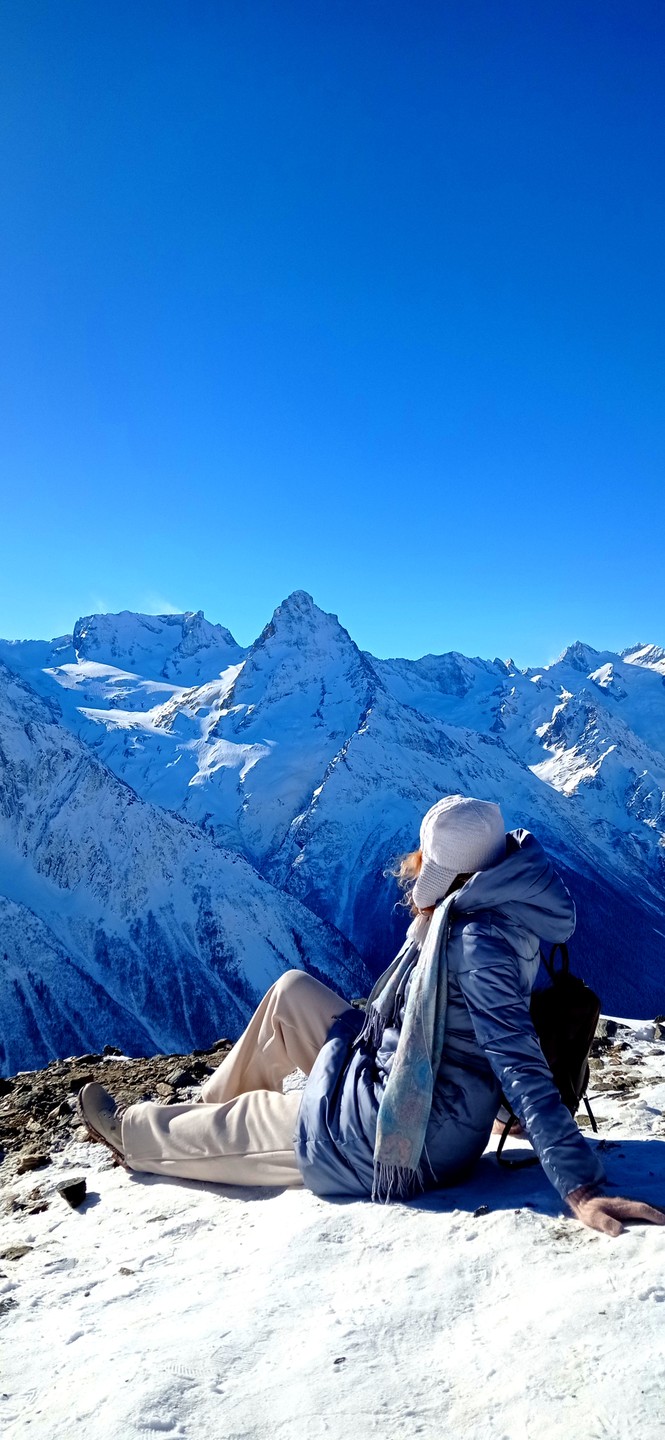 Домбай зимой- сказочная красота! Головокружительные виды, захватывающие дух панорамы заснеженных гор. Эта экскурсия никого не оставит