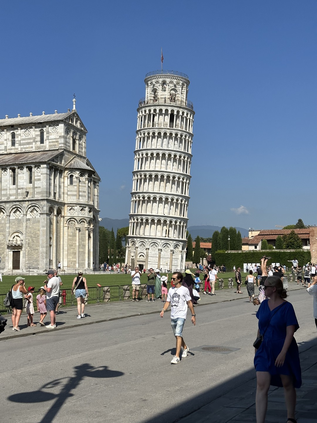 Отличная экскурсия по всем большим достопримечательностям Пизы, Светлана прекрасно рассказывает про архитектуру, историю, искусство, было жарко,