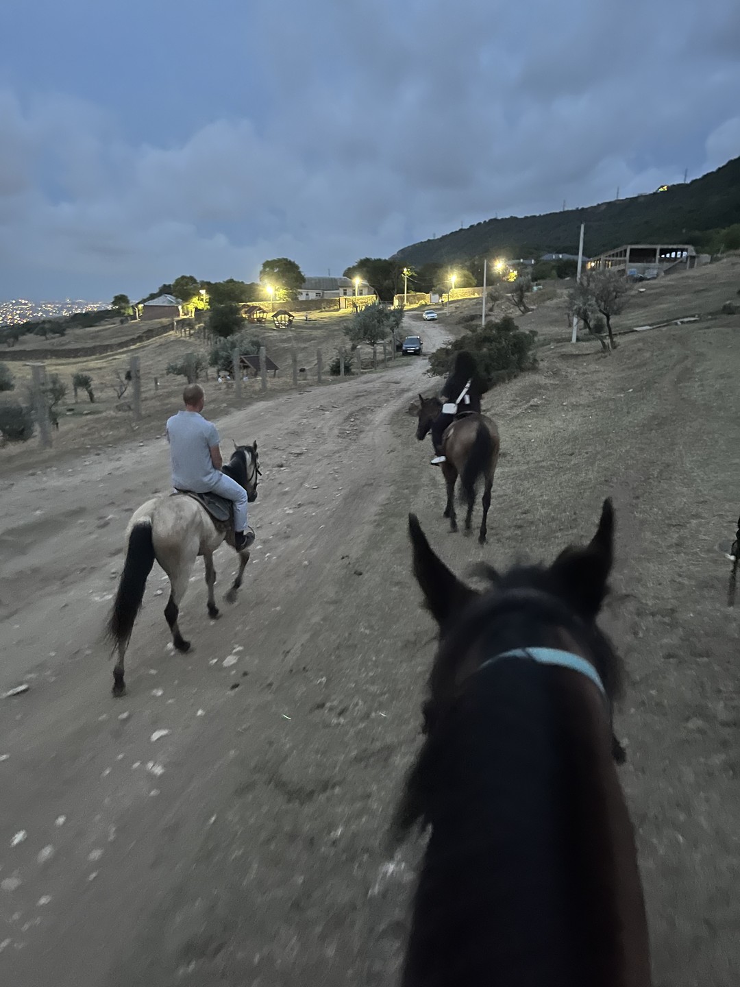 Мы идём с конём: прогулки на лошадях в Агачауле (Мария)