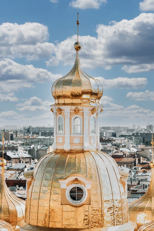 Must-see: Питер с высоты, парадные и коммуналка