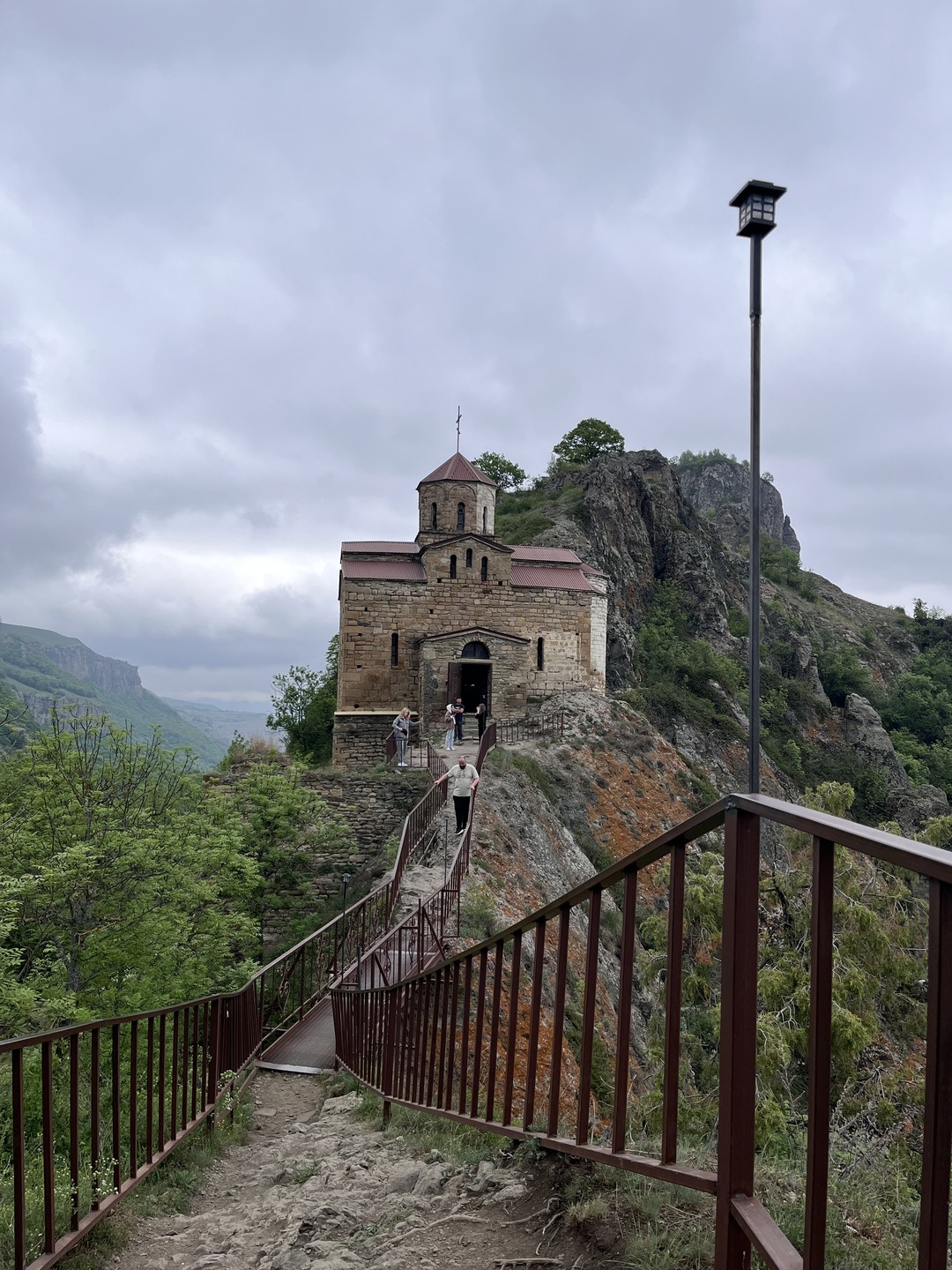 Ездили в тур с гидом Кемалем и остались очень довольны. Кемал - отличный рассказчик, много знает