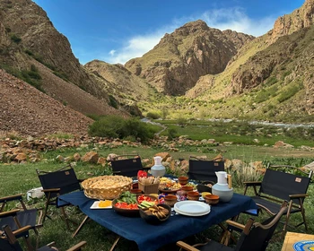 Высокогорное озеро Сон-Куль, пикник у водопада и звёздное небо