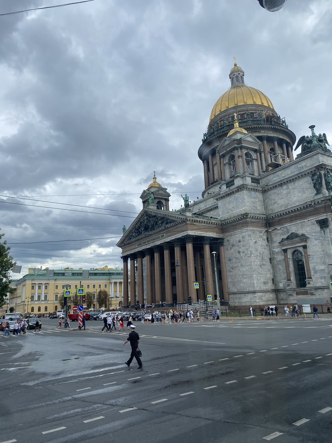 Экскурсия очень понравилась, интересно рассказывала все экскурсовод (имя не знаю). и места красивые показали, я довольна