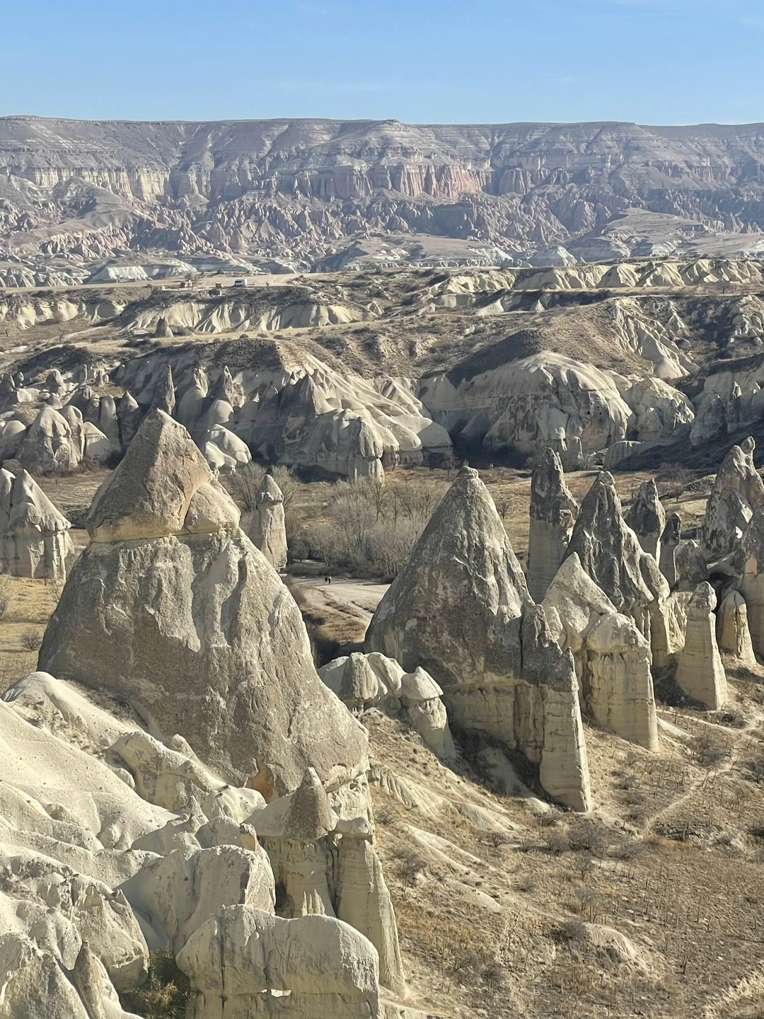 Все хорошо. Единственное, в следующий раз я бы выбрала номер не в пещерном варианте (там сыро)
