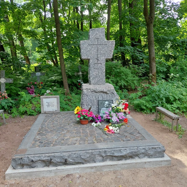 Виды Святыни и чудеса Смоленского кладбища