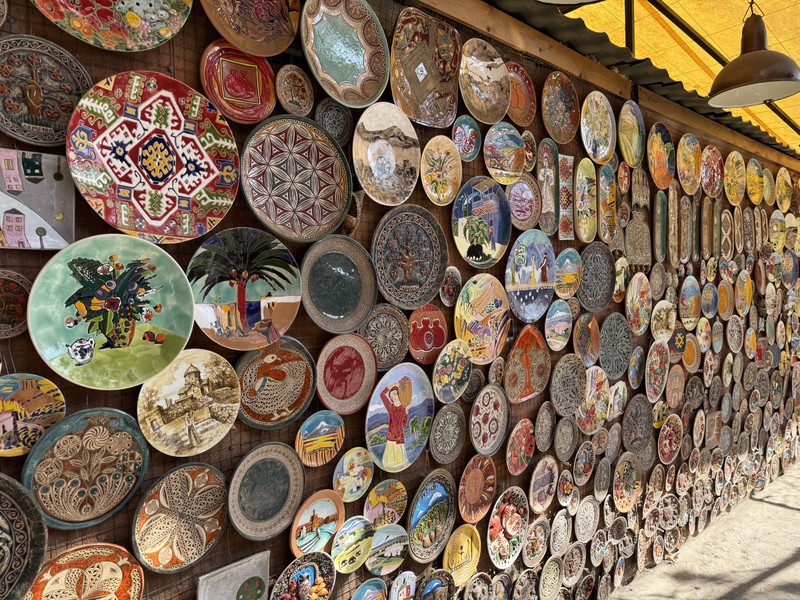 Очень прикольная, динамичная, насыщенная экскурсия от знатока города. История города, страны, показ главных достопримечательностей и мелких