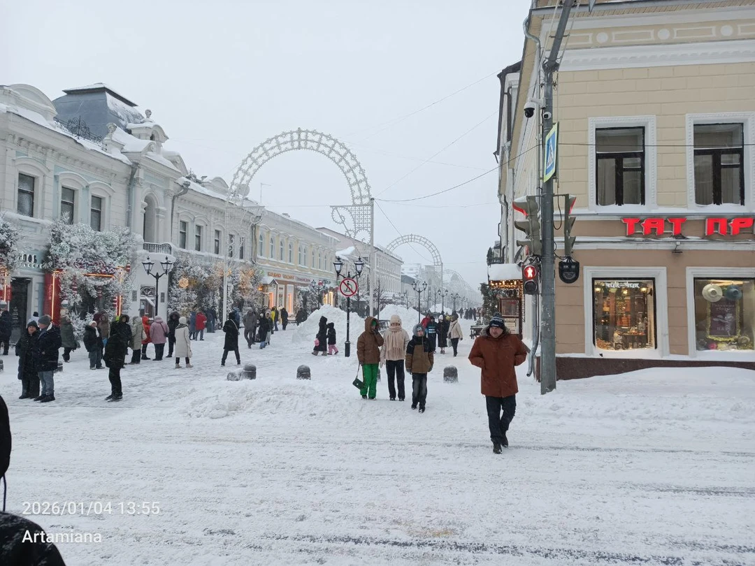 У нас экскурсоводом была милая девушка Азалия. Она рассказала нам о творчестве великого татарского поэта Габдуллы