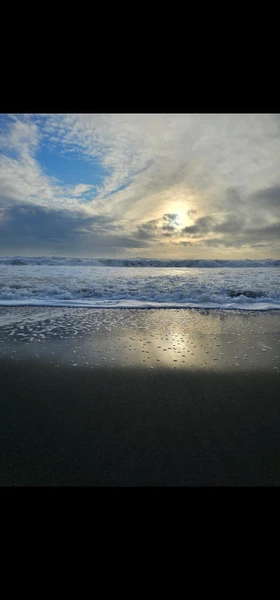 Здравствуйте, Владислав провёл очень большую экскурсию по Камчатки, мы проехали от тихого океана до охотского моря