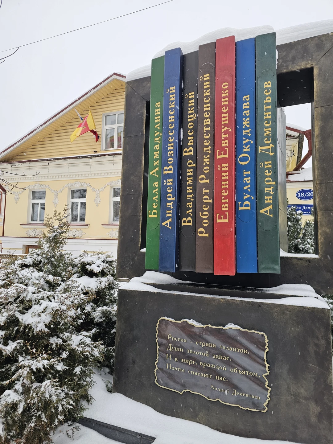 К экскурсоводу Филиппу - вопросов нет, все показал, рассказал. К организации экскурсионного тура -. много замечаний.