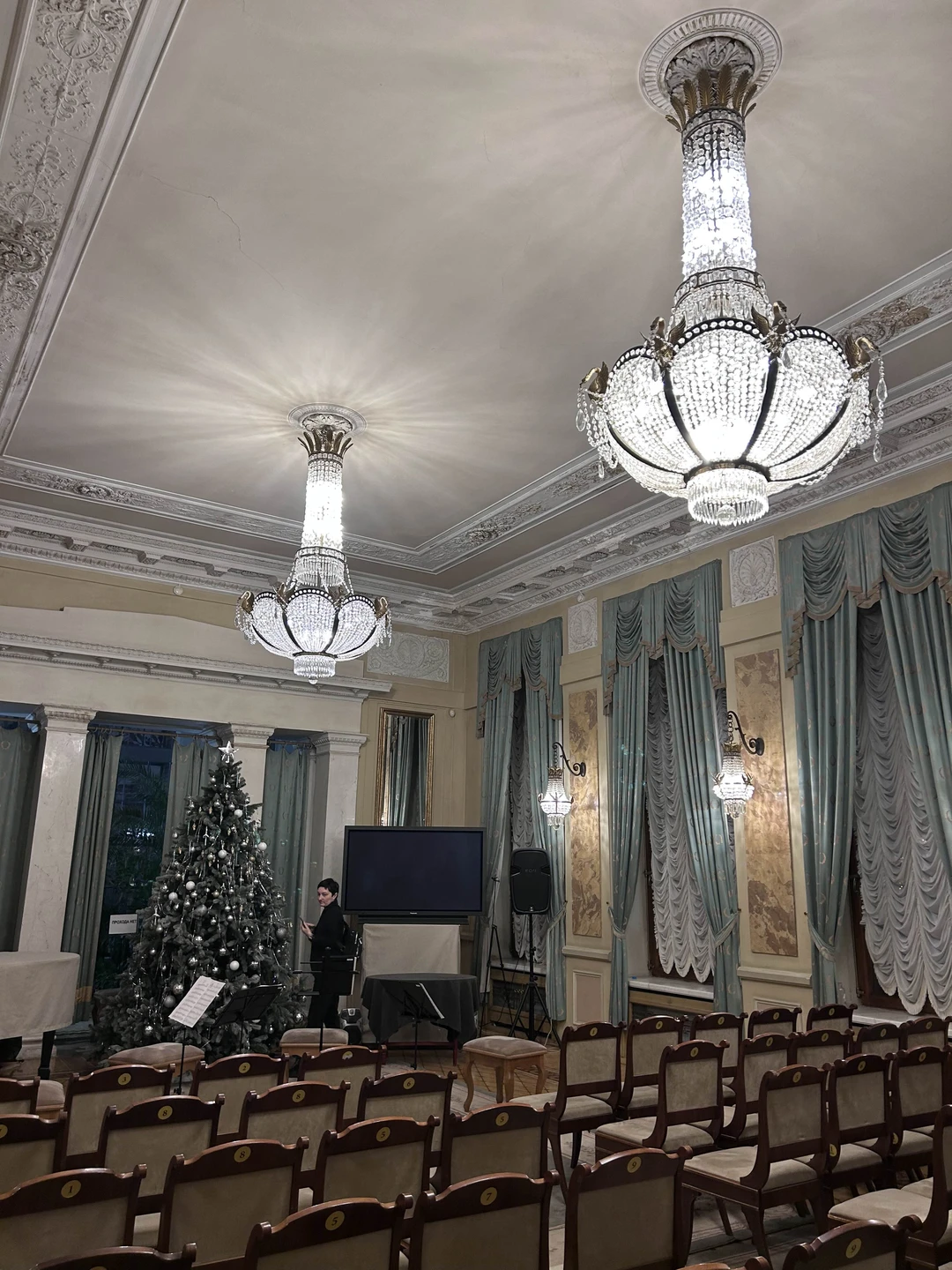 Прекрасная экскурсия, прекрасный экскурсовод Анастасия. Очень хорошо владеет информацией, увлекательно и интересно рассказывает. Два часа пролетели