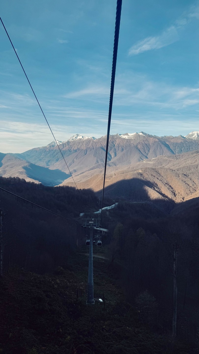 Договорились с Натальей начать путешествие в желаемое время. Выехали пораньше пока все спали, и застали пустые