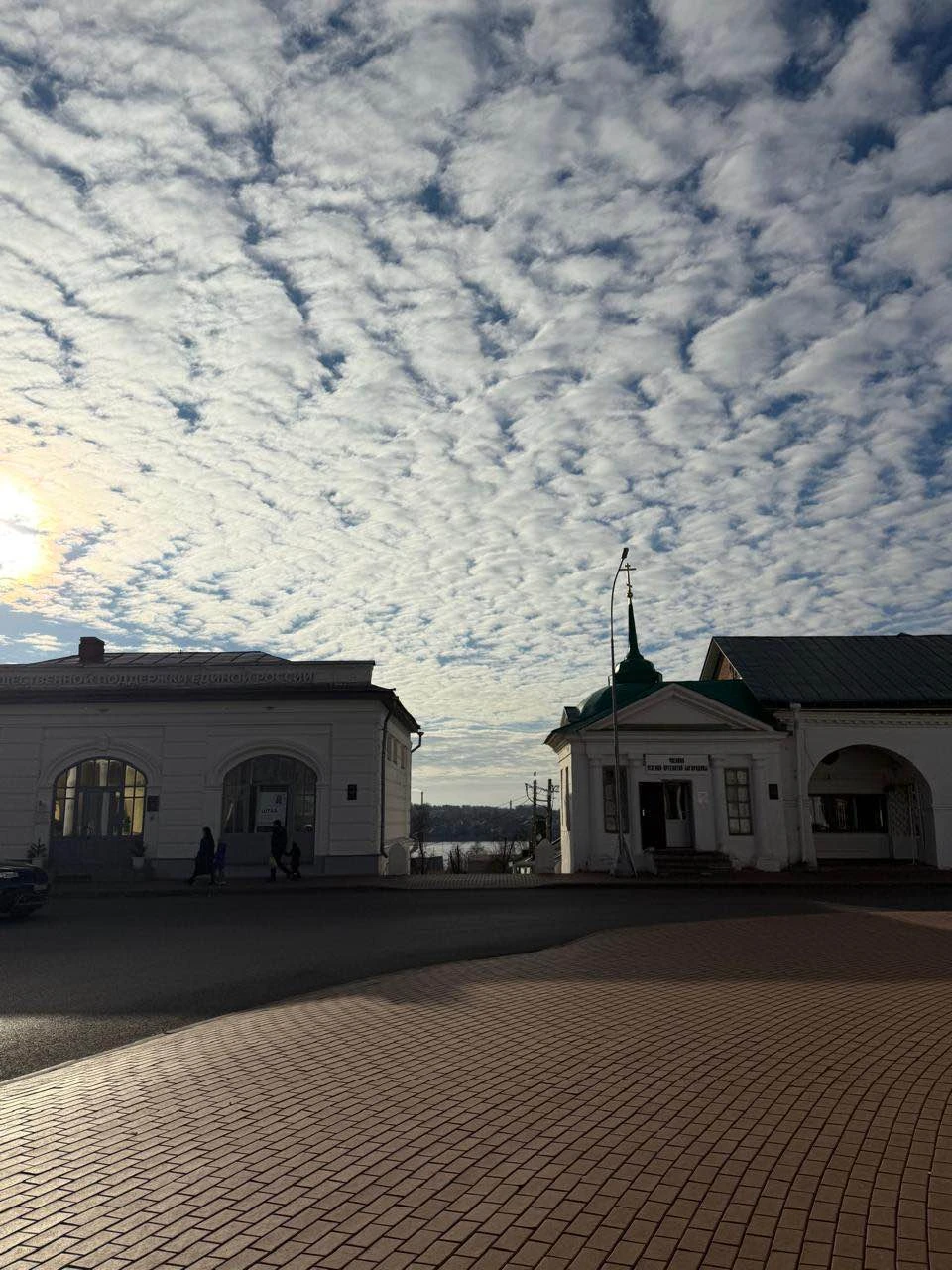 Спасибо Юлии за великолепную экскурсию! Получили неимоверное удовольствие! Материал подан четко и структурировано, красивая грамотная речь