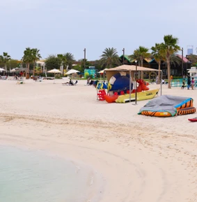 Пляж Аль-Худайрият