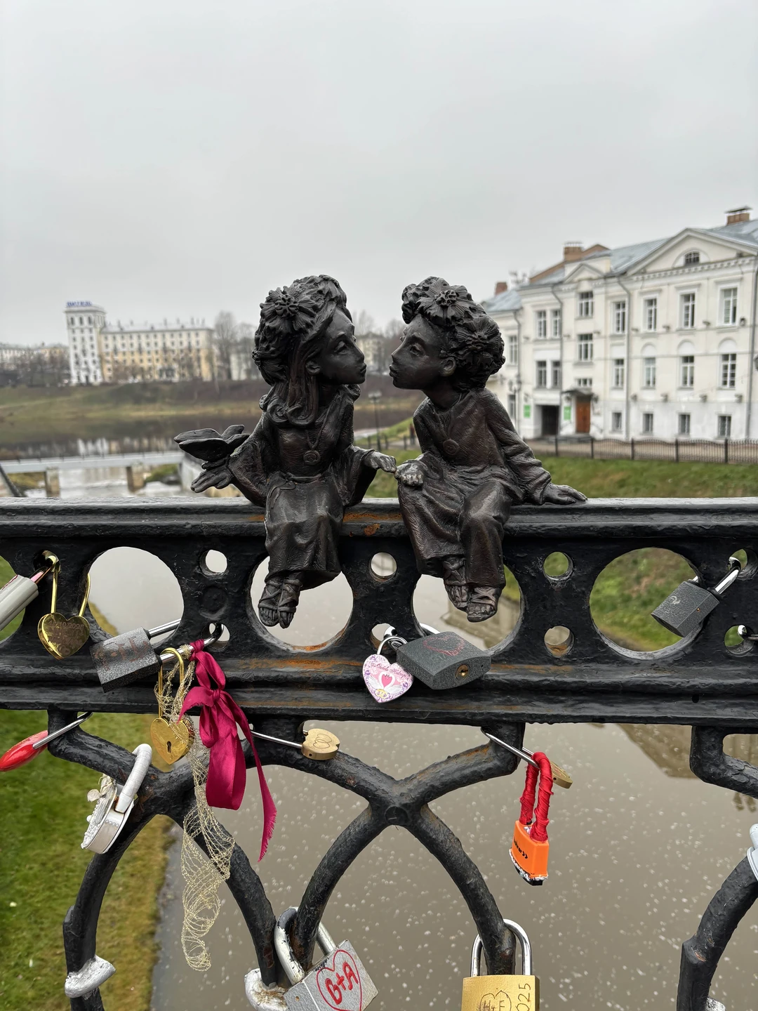 Большое спасибо Ирине за великолепную экскурсию по городу, видно, что любимому и с очень непростым и