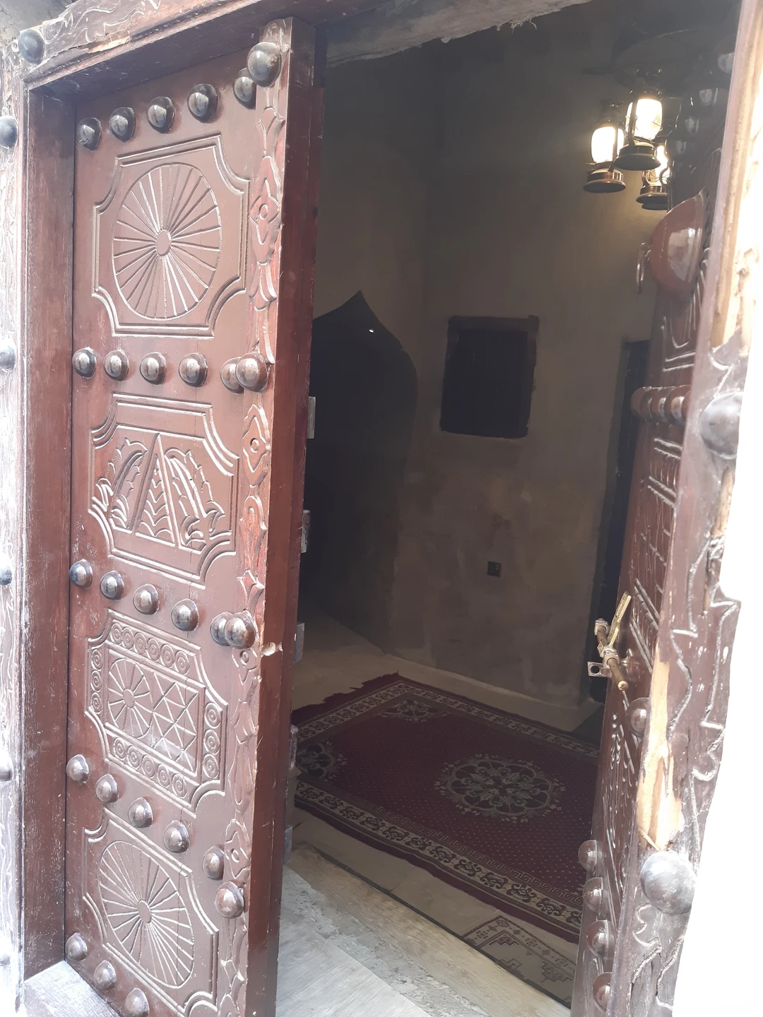 спасибо, Илья! отличная экскурсия! Низва - живописный городок, лучший вид на который открывается с самой последней