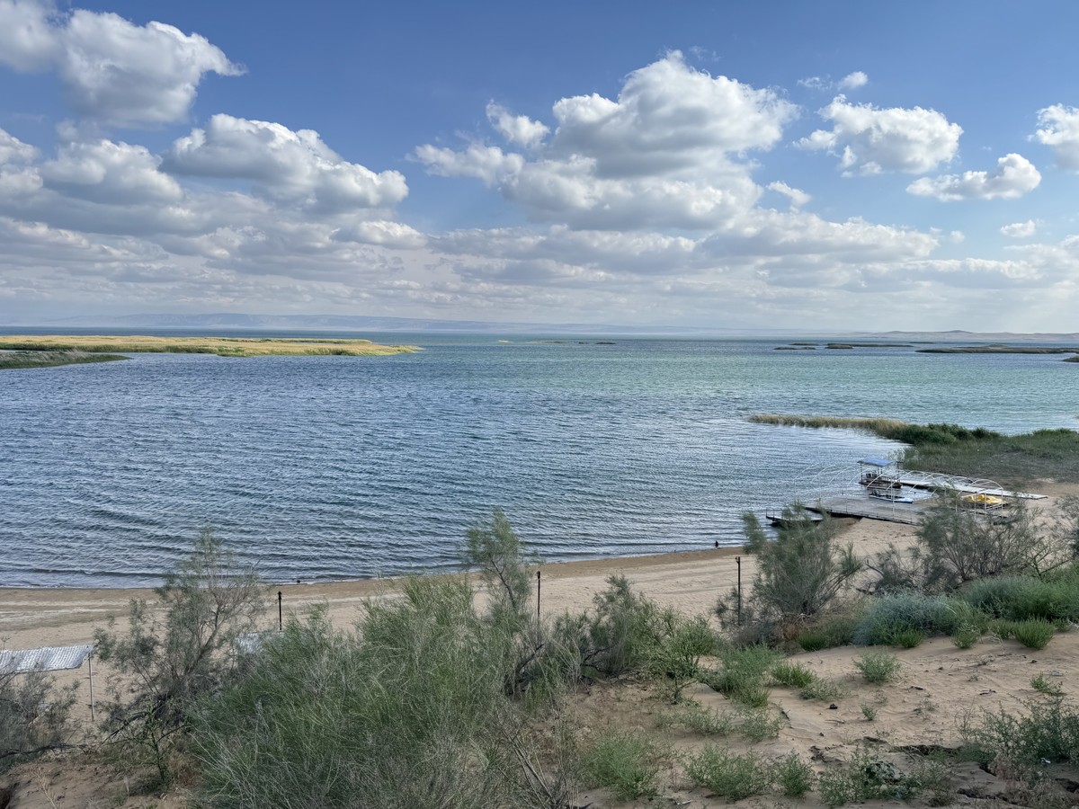 Фото Петроглифы, ночь в юртах и отдых на озере Айдаркуль: двухдневная поездка