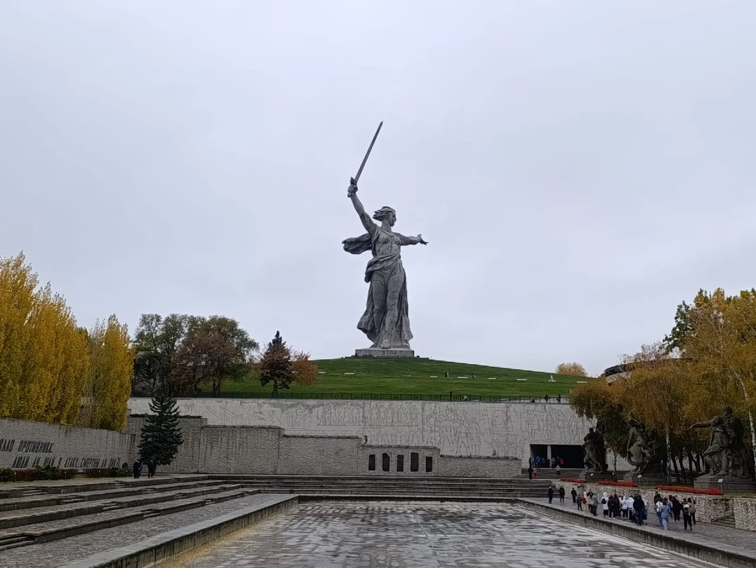 Экскурсоводом был Кирилл, нам очень понравилось. Объехали весь город, увидели все достопримечательности, очень интересный рассказ. Провели