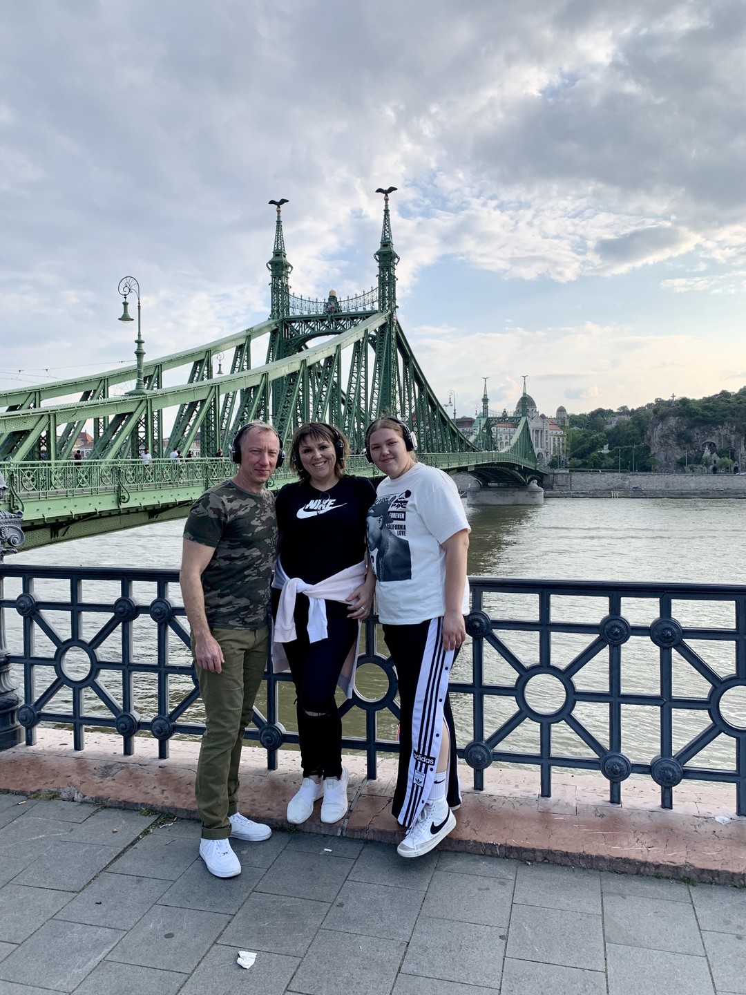 Экскурсия просто вау! Не хотелось чтоб закончилась! Ирина просто супер! Все так весело интересно и понятно!