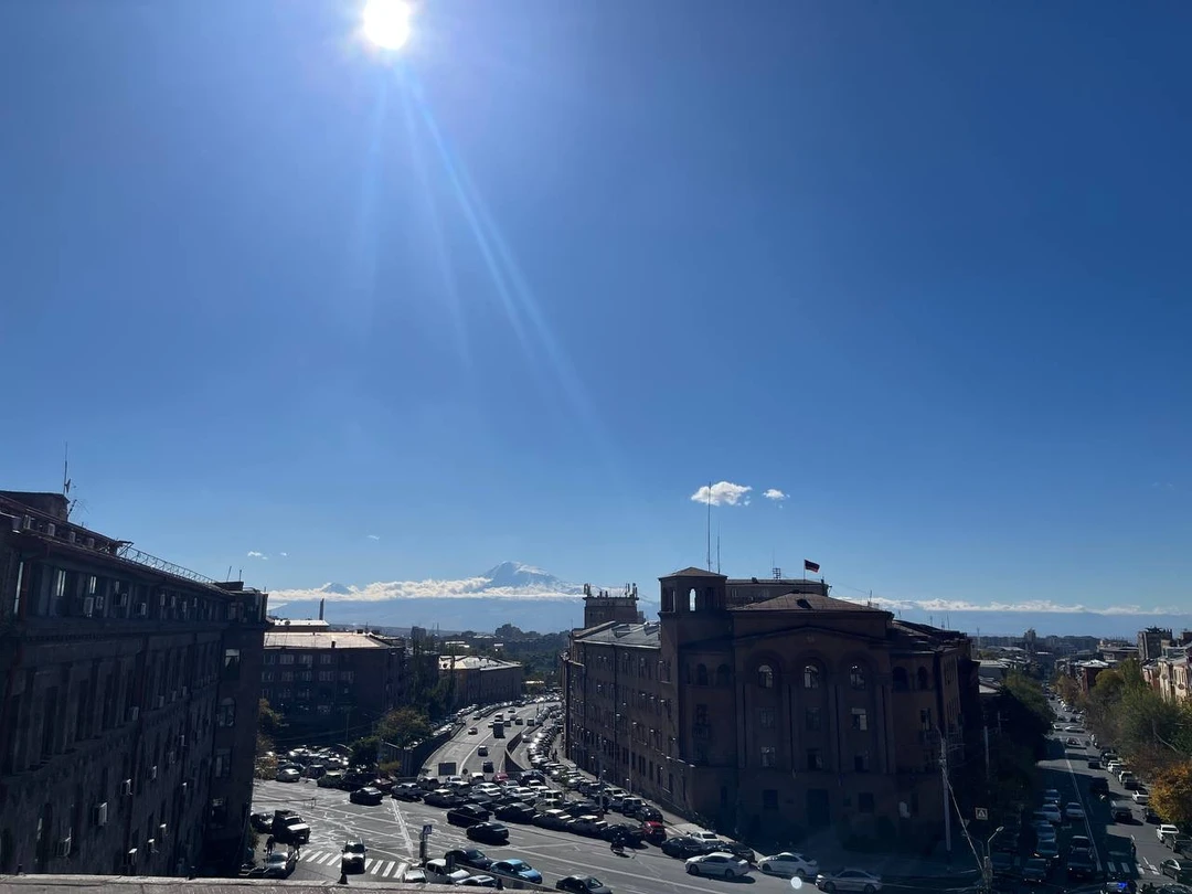 Мне очень понравилось то, как Вагран ведёт экскурсию - это не только рассказ, но и возможность