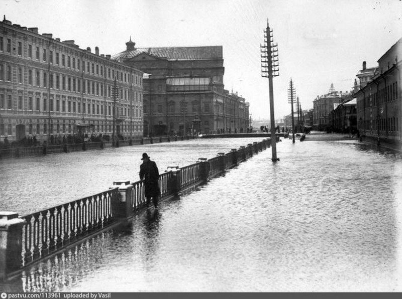 Фото к экскурсии Старый Петербург: от Театральной площади к Новой Голландии