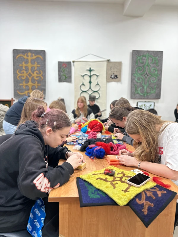 Мастер-класс по войлочному ремеслу истанг в Грозном