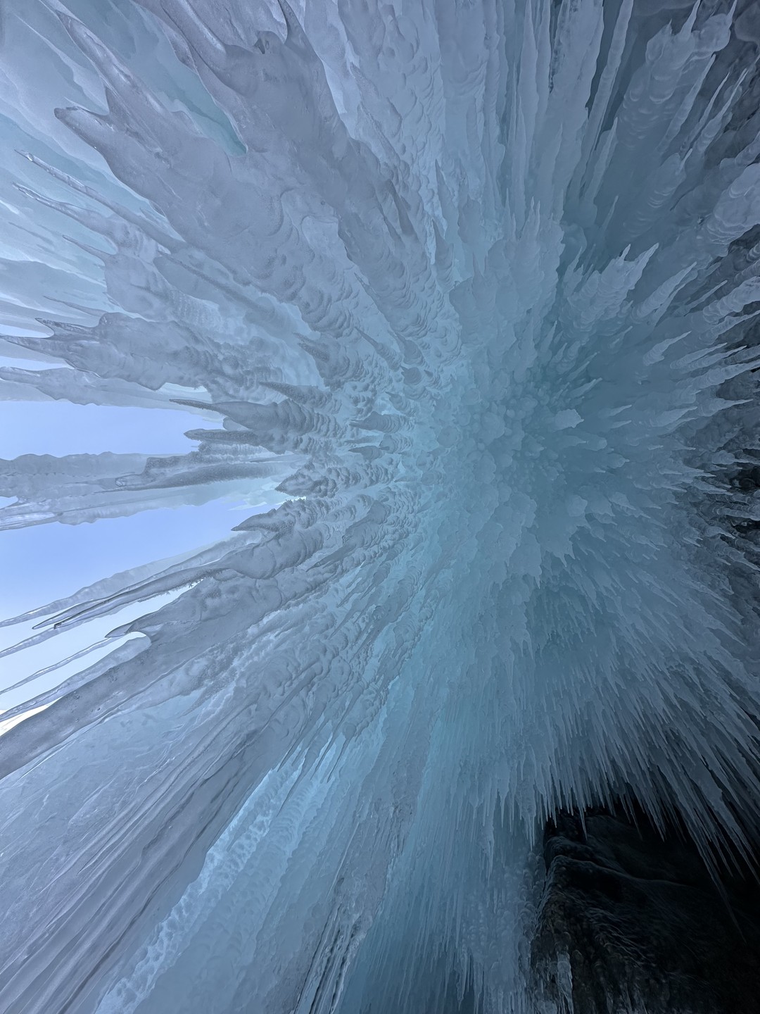 Спасибо Сергею за проведение потрясающей экскурсии на Ольхон по льду Байкала! Интересные рассказы гида,завораживающие красоты Байкала,почувствовали