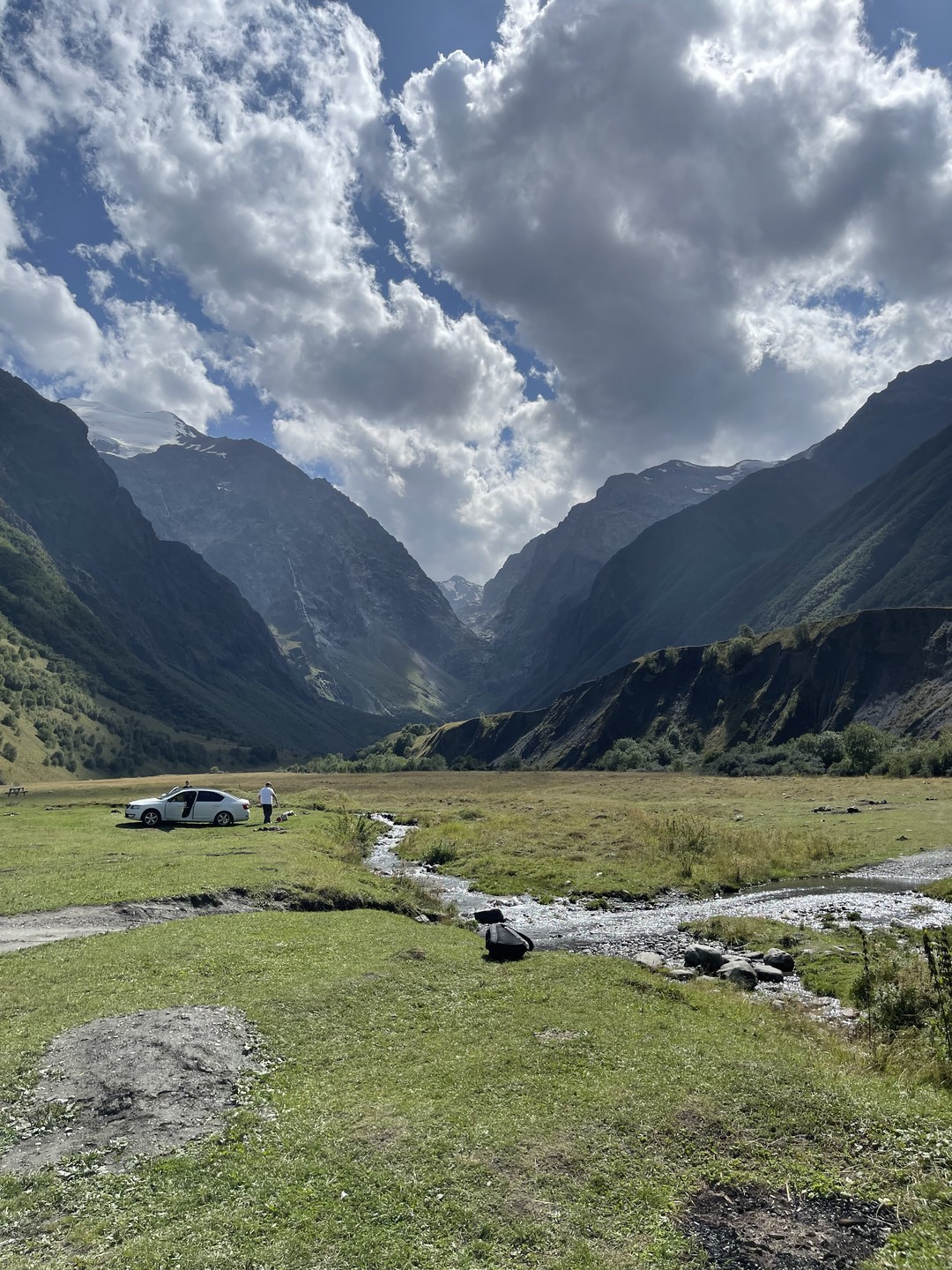 Настроение любого путешествия зависит от компании. Душой нашей компании был гид Фарид, он же профессиональный водитель,
