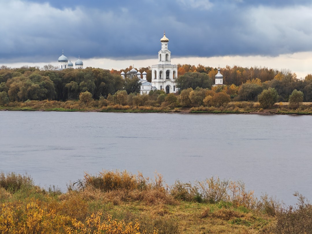 Гидом в поезде в Великий Новгород был Станислав. Вся поездка прошла на одном дыхании несмотря на