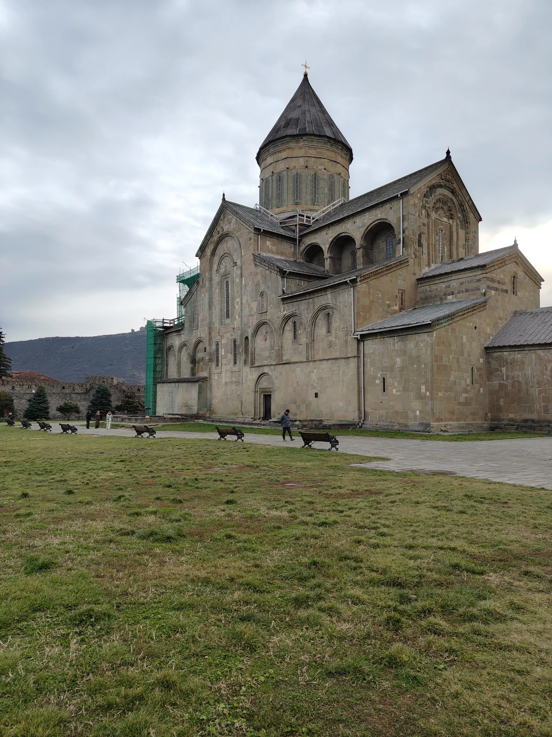 Побывали в Грузии впервые! Были впечатлены красотой страны, гостеприимством и радушием,с которым нас встретили! Все продумано