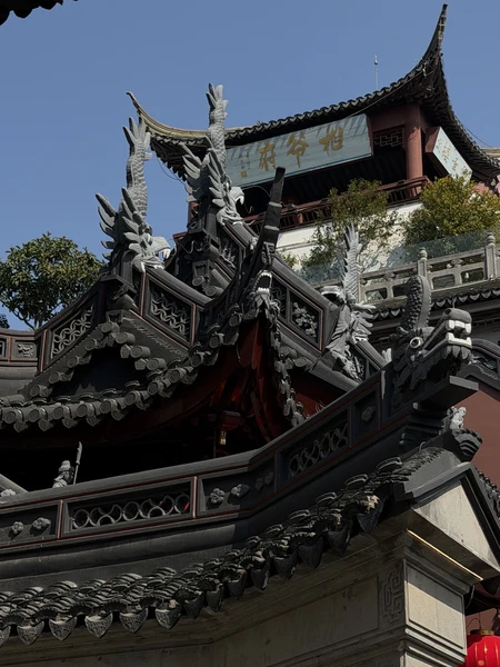 Спасибо огромное Вере, за экскурсию!Получился очень насыщенный и яркий день. История Шанхая рассказана легко и интересно!